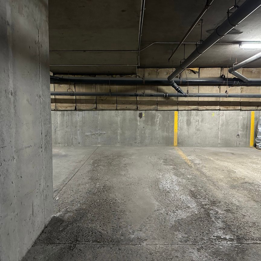 Central Calgary 1 Bedroom Rental In Sunalta - Photo 1