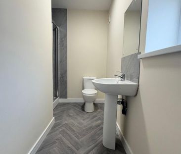 2 bedroom flat to rent - Photo 6