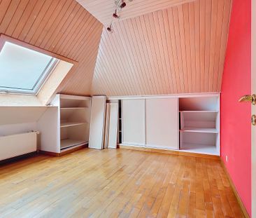 SPACIEUSE VILLA DE 250 M2 SUR UN BEAU TERRAIN - Foto 3