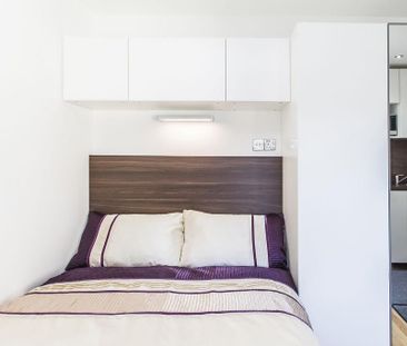 1 bedroom in a house share to rent - Photo 4