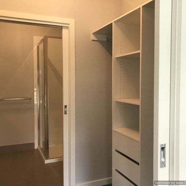 Modern and stylish three bedroom two bathroom townhouse in quiet location - Photo 1