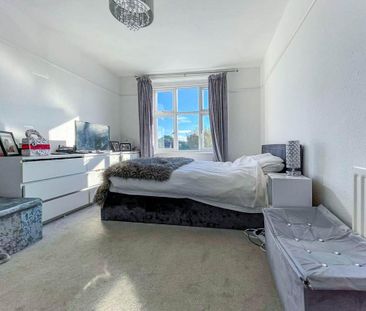 3 bedroom apartment to rent - Photo 4
