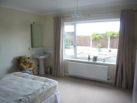 Stripe Road, Rossington, Doncaster - Photo 4