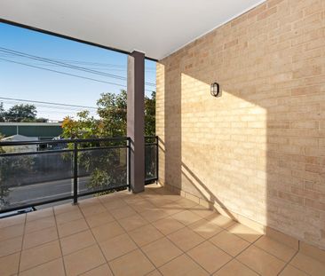 Convenient Location! - Photo 6