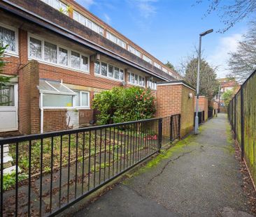 2 bedroom maisonette to rent - Photo 4