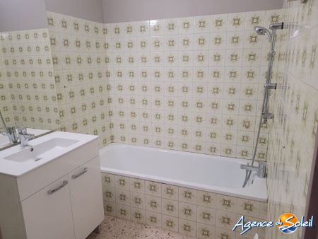 Location Appartement 3 pièces 52m² LEZIGNAN CORBIERES 11200 - Photo 5