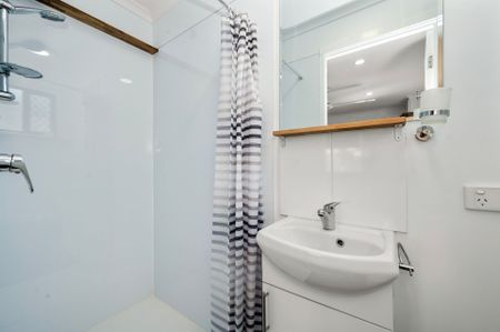 Four Bedroom Home with Pool - Photo 2