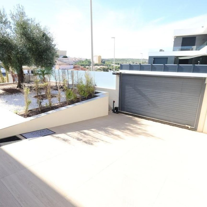 Exquisita Villa de Lujo en Orihuela Costa - Campoamor - Photo 1