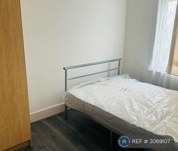 4 bedroom terraced house to rent - Photo 1
