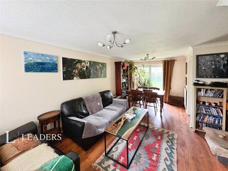 3 bedroom house to rent Greenfields, Earith, Huntingdon, Cambridgeshire, PE28 - Photo 2
