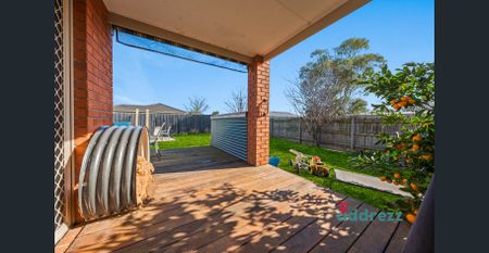 Spacious Family Living with Outdoor Entertaining in a Quiet Court - Photo 3