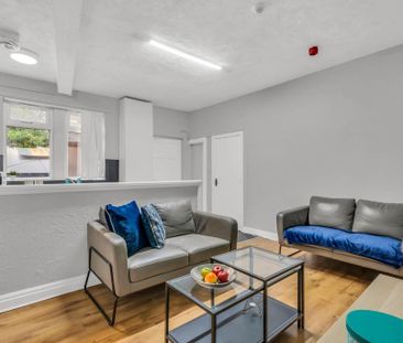 2 bedroom flat to rent - Photo 2