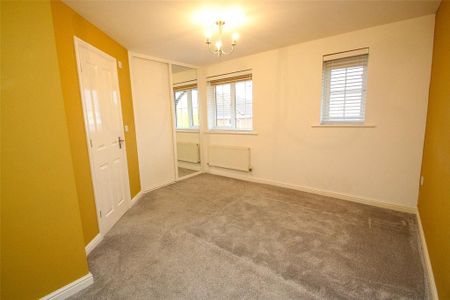 2 bedroom end of terrace house to rent - Photo 3