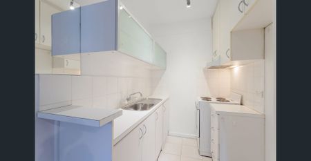 Charming One-Bedroom Ground Floor Apartment in a Prime Gardenvale Location | FLARE REAL ESTATE - Photo 5