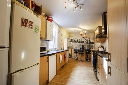 8 bedroom house to rent - Photo 2