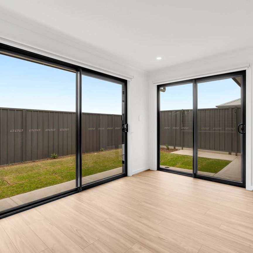 Stunning brand new home - Photo 1