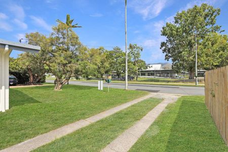 Gordonvale 3 Bedroom Duplex -Fully Air Conditioned - Opposite Gordonvale High School and Pool - Photo 5