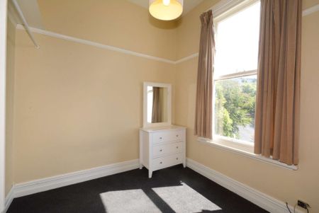 FOUR BEDROOM FLAT AVAILABLE FOR 2025 - Photo 2