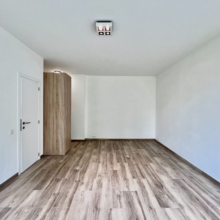 VOLLEDIG GERENOVEERDE STUDIO nabij Harmonie! - Photo 1