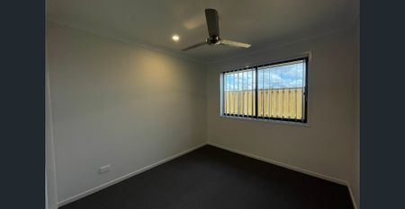 Modern 4-Bedroom Home in Park Ridge! - Photo 2