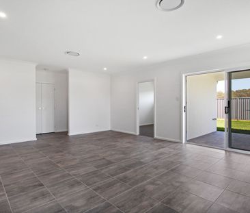 Brand New Executive Residence - Photo 3