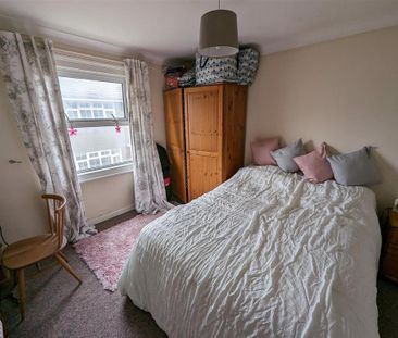 2 bedroom semi-detached house to rent - Photo 3