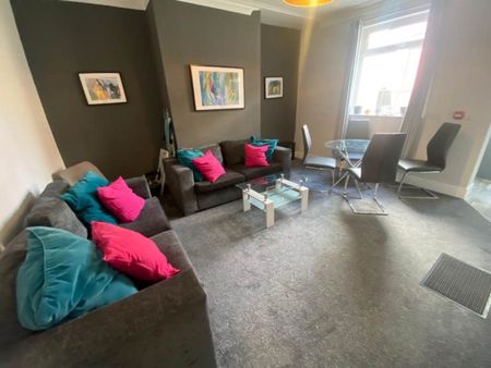 Hough Lane (Room 3), Bramley, Leeds - Photo 5