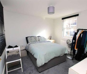 Winterbon Mews, Rochford, Essex, SS4 - Photo 5