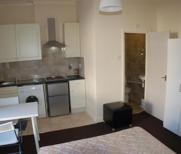 Overdale, Bournemouth, BH1 - Photo 3