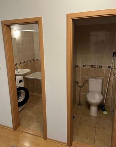 Na prenájom priestranný 1-izbový byt s výmerou 45 m2 v obľúbenej lokalite Petržalky – Fotografia 5