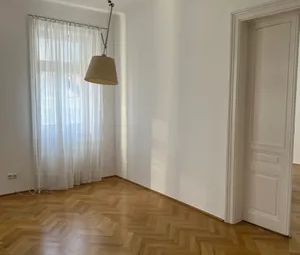 Großzügige, helle Altbauwohnung, U3 und S-Bahn Nähe - Photo 3