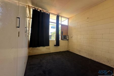 One Bedroom Unit in a Quiet & Private Location! - Photo 3