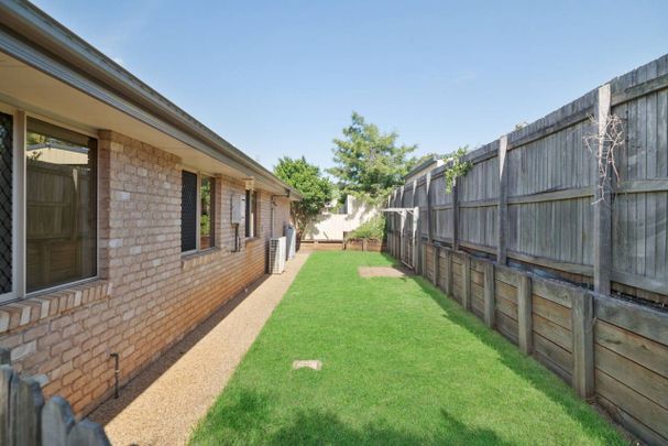 Modern Comfort and Convenience Opposite Wilsonton Heights Plaza - Photo 1