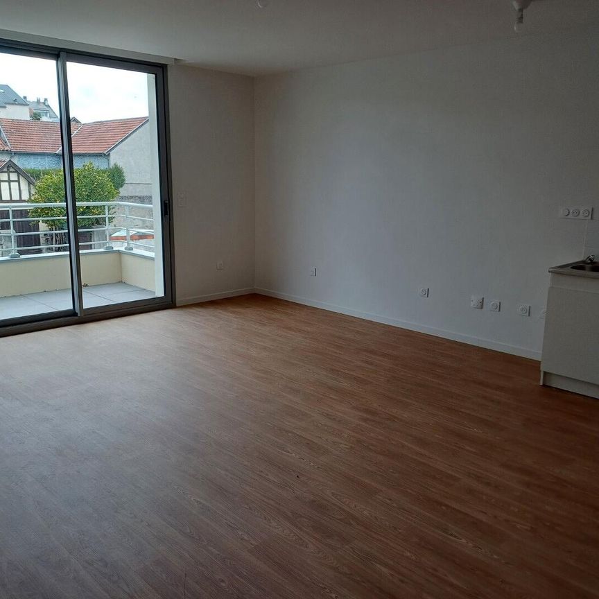 location Appartement T2 DE 52.05m² À LANNEMEZAN - Photo 1