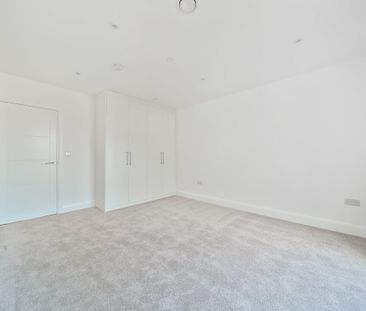 3 bedroom flat to rent - Photo 5