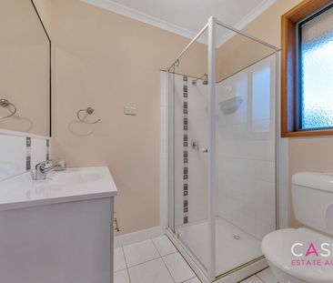 9 Vincent Court, Cranbourne North - Photo 6