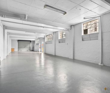 UNIQUE OPPORTUNITY | CENTRAL LOCATION | STORAGE GALORE - Photo 4