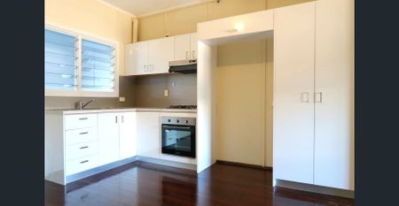 Your Coastal Escape – Modern Townhouse Near the Beach - Photo 3