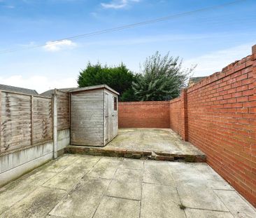 2 bedroom end of terrace house to rent - Photo 5