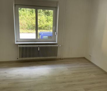 Gut aufgeteilte 4-Zimmer-Wohnung im 1. Obergeschoß in Lüdenscheid-B... - Foto 3
