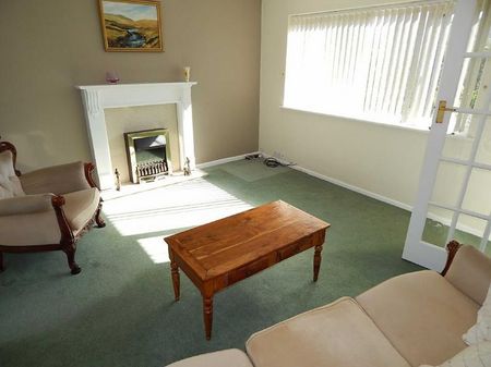 3 Bedroom Semi Detached To Let - Photo 2