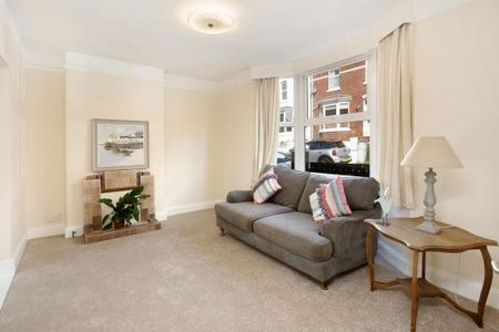 2 bedroom maisonette to rent - Photo 2