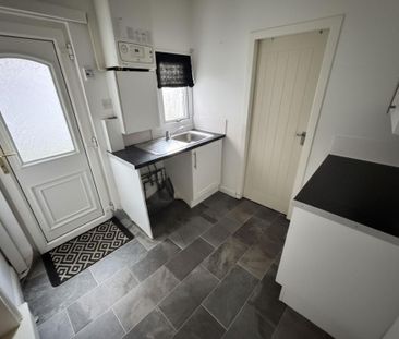 2 bedroom ground floor flat to rent - Photo 5