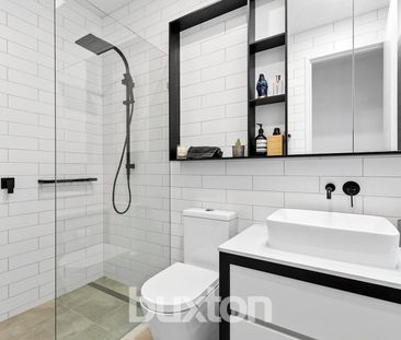 Stunning, Executive 2 Bedroom, 2 Bathroom Townhouse! - Photo 5