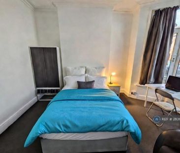 1 bedroom in a house share to rent - Photo 4