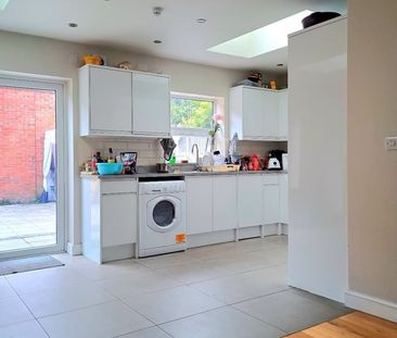 Room in a Shared House, Mayday Road, CR7 - Photo 4