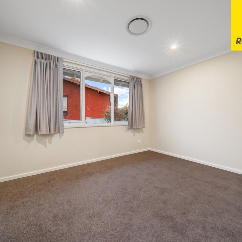 Beautifully Renovated Macgregor Home - Photo 1