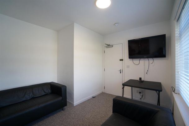 445 Caernarfon Road - Photo 1