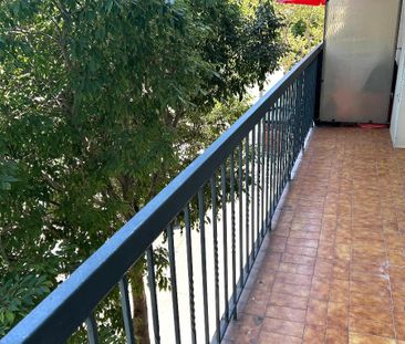 Location Appartement 1 pièce 30m² PORT DE BOUC 13110 - Photo 4