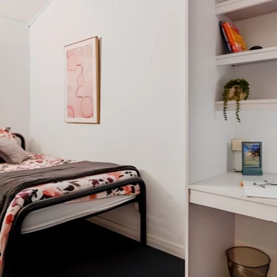 Single Room in a multi-share unit - Photo 1